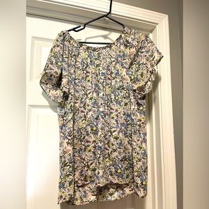 Barely worn floral loft shirt size Xl